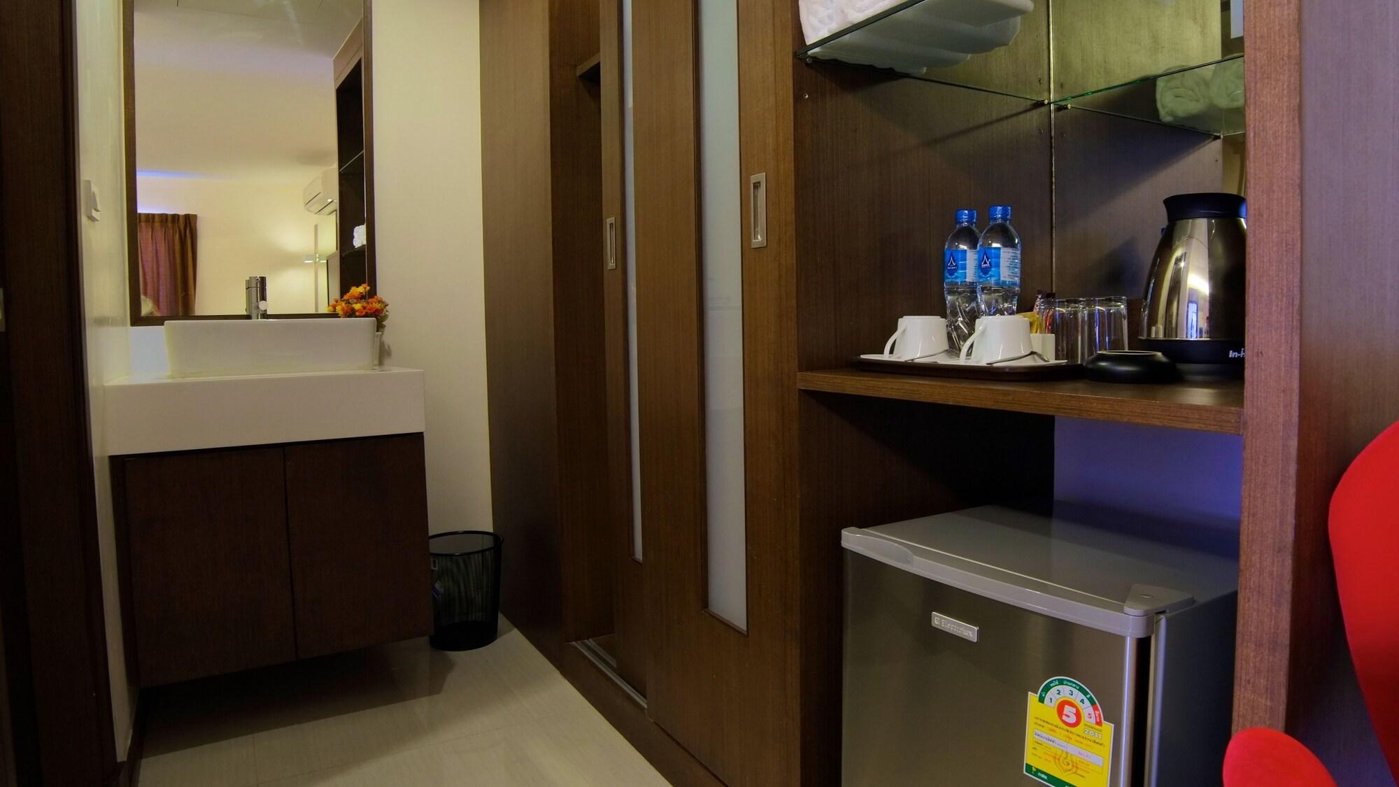 Grand Alpine Hotel Bangkok Eksteriør bilde