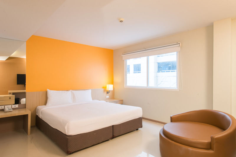 Grand Alpine Hotel Bangkok Eksteriør bilde