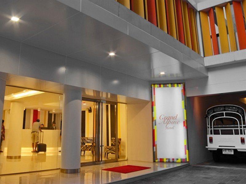 Grand Alpine Hotel Bangkok Eksteriør bilde