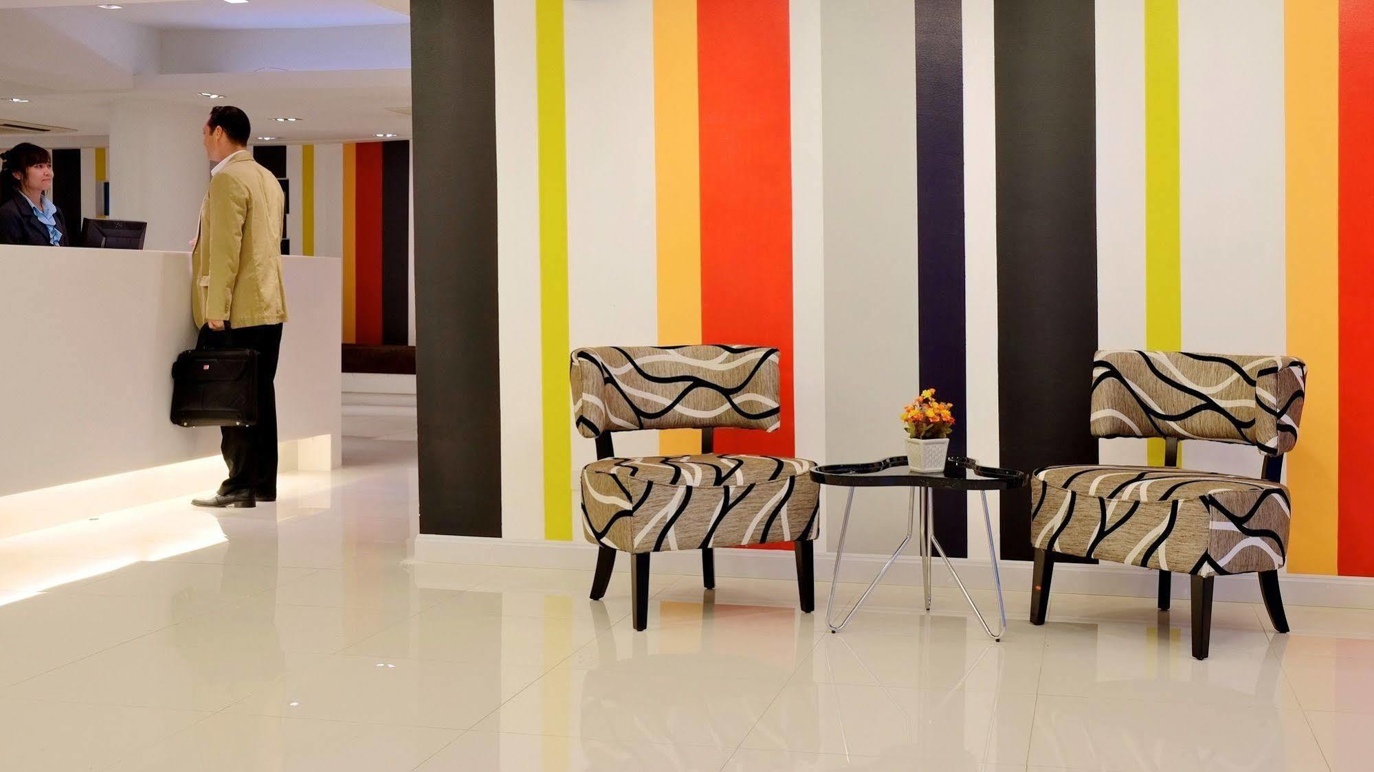 Grand Alpine Hotel Bangkok Eksteriør bilde